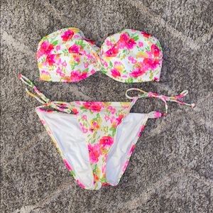 Victoria’s Secret bikini